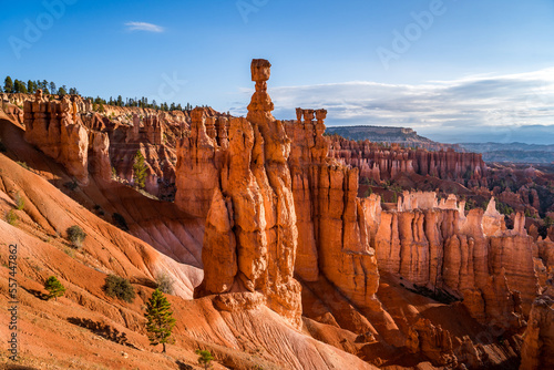 thor's hammer hoodoo at sunrise in bryce canyon