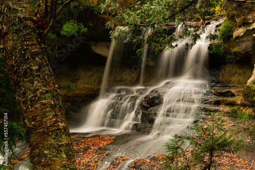 Fototapeta Naklejka Na Ścianę i Meble -  Hidden waterfall 
