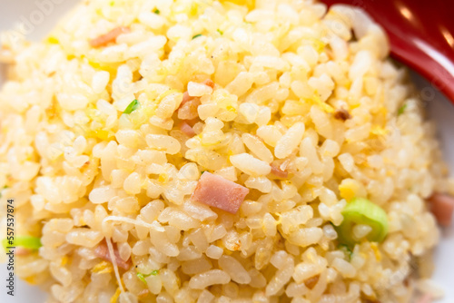 中華料理の定番「炒飯（チャーハン）」