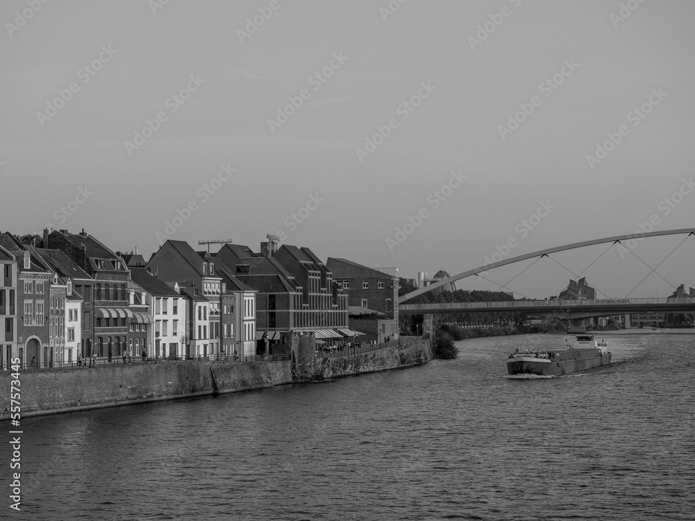 Fototapeta premium Maastricht an der Maas in Limburg