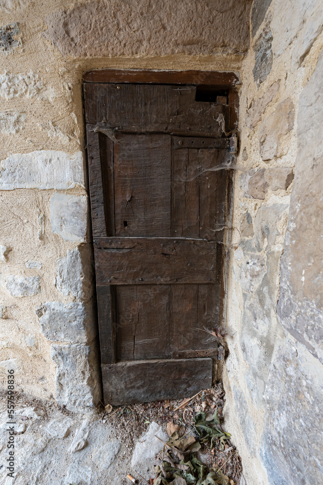 Porte du village médiéval de Le Poet Laval dans la Drôme