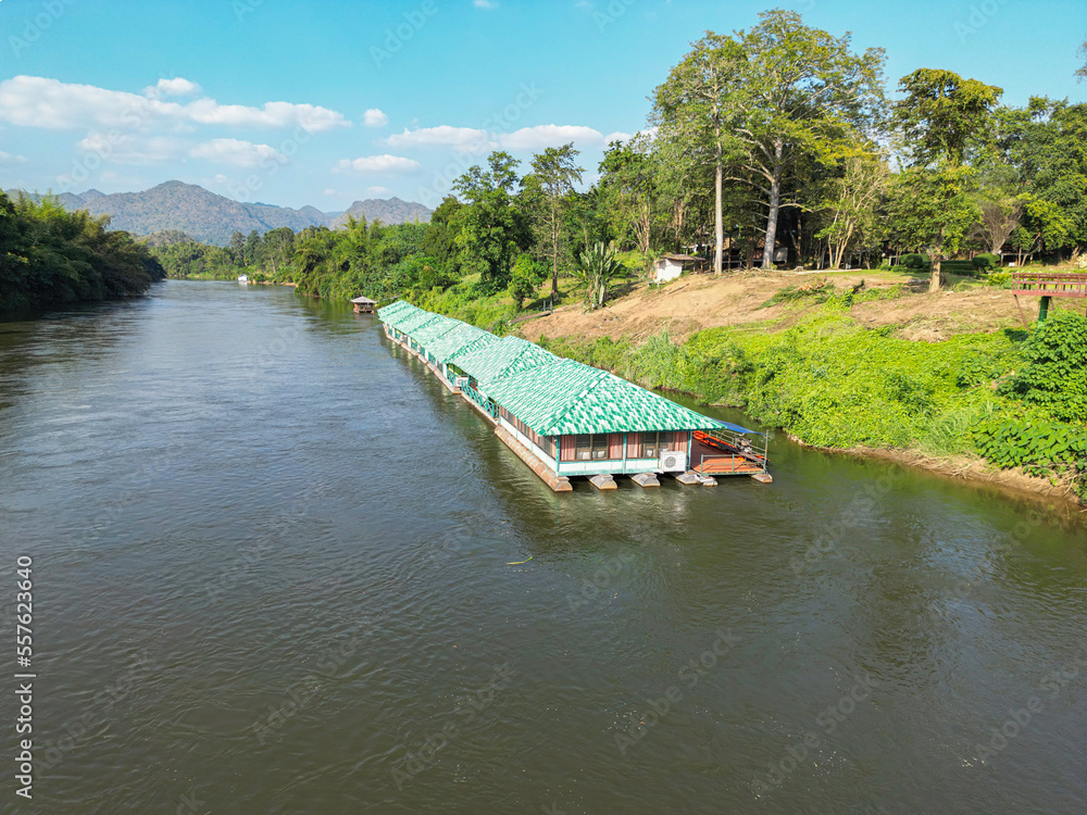 Naklejka premium wooden bridge over the river