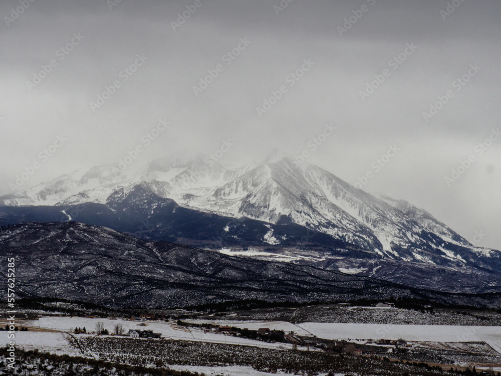 Views of the Colorado Rocky Mountains in the Winter Views of the Colorado Rocky Mountains in the Winter