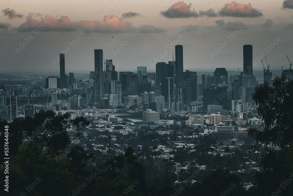 Fototapeta premium city skyline at sunset