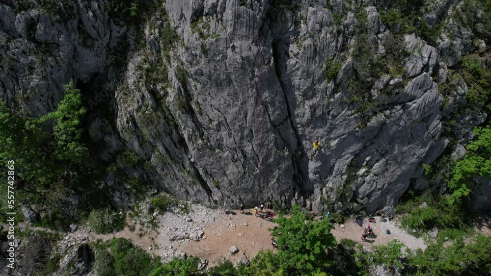 École d'escalade aux falaises de La Culaz École d'escalade aux falaises de La Culaz