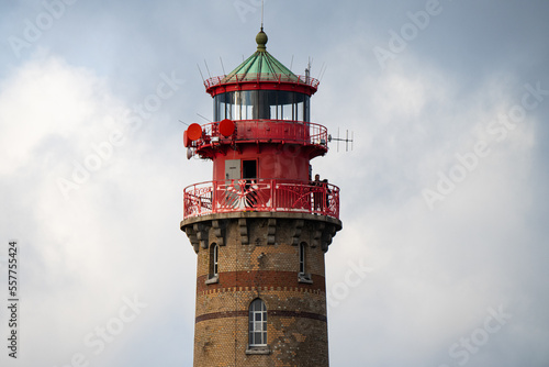 Der obere Teil des markanten Leuchtturms von Cap Arkona am nördlichsten Punkt der Insel Rügen