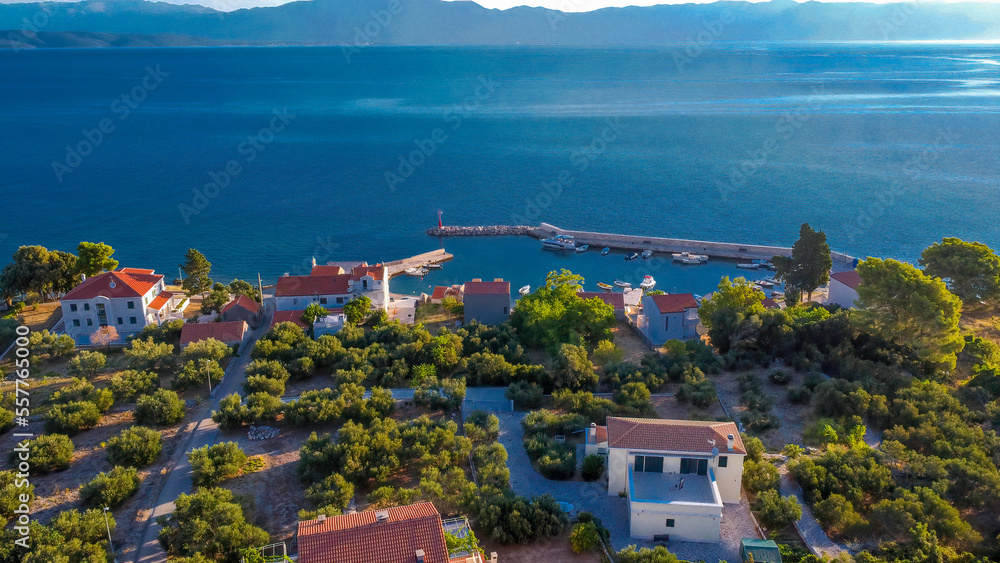 Fototapeta premium aerial view of the sea from the shore