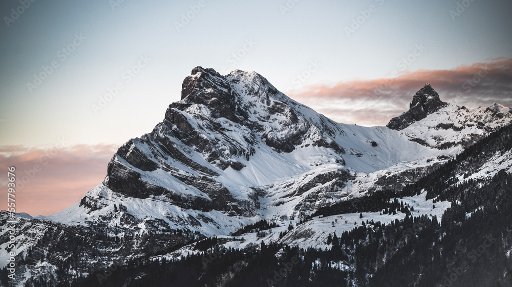 Obraz premium Alpine sunrise in early winter 1