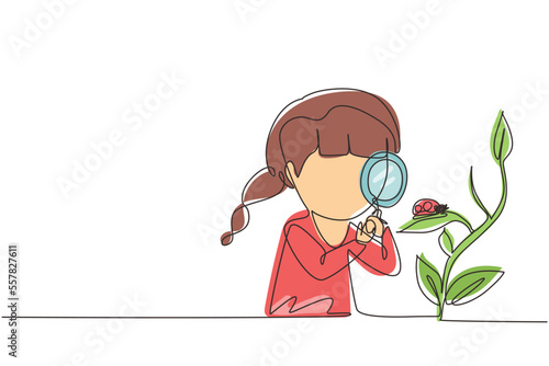 Single one line drawing little girl using magnifying glass and observing ladybug on leaf. Children observing nature. Kids activities. Modern continuous line draw design graphic vector illustration