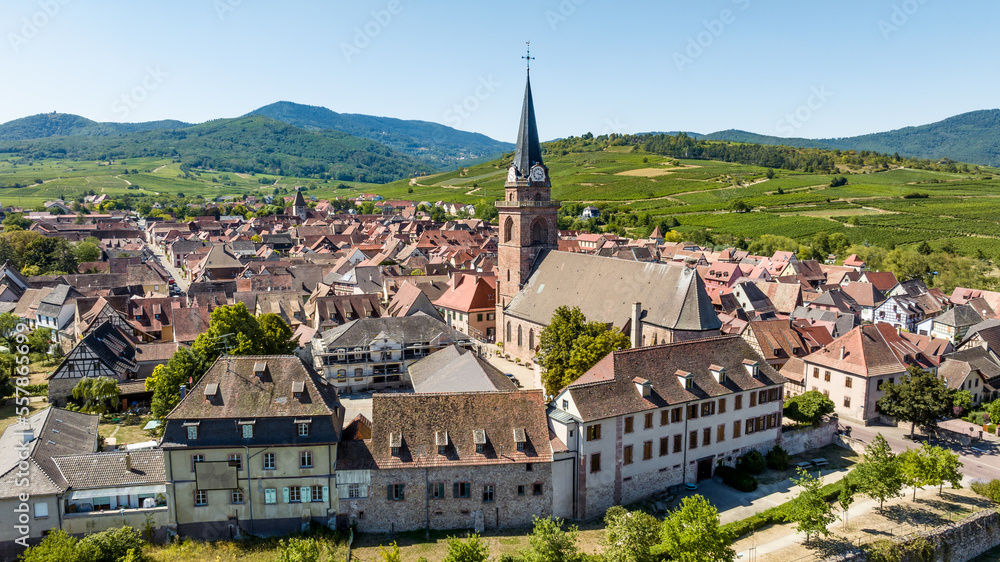 Vue aérienne du village de Bergheim, Alsace. L'un des plus beaux villages de France