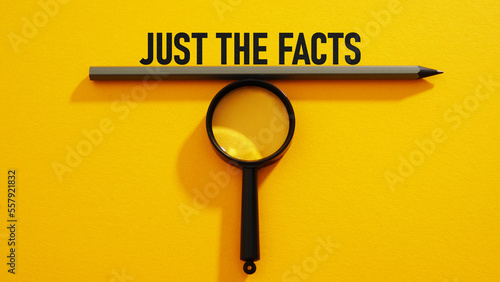 Konstfotografi Just the facts is shown using a text