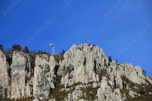 antenne réseaux au sommet