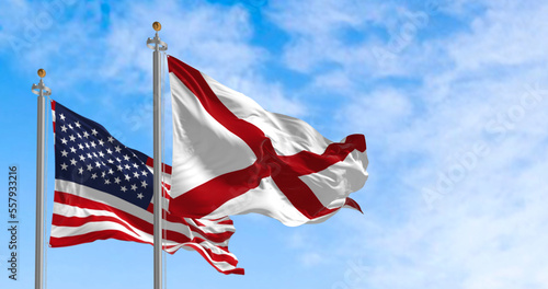 Fotografía The flag of the state of Alabama waving alongside the national flag of the Unite