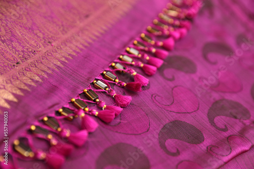 Εκτύπωση καμβά Indian Traditional Silk Saree with pallu knots