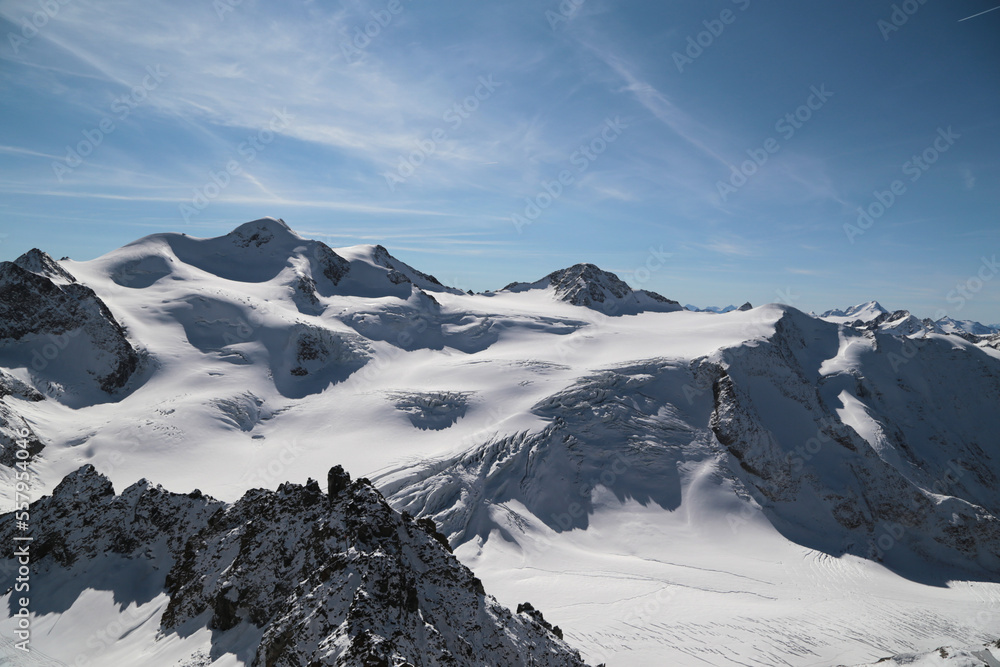 Obraz premium Alpen im Pitztal im Herbst mit Schnee bei Sonnenschein