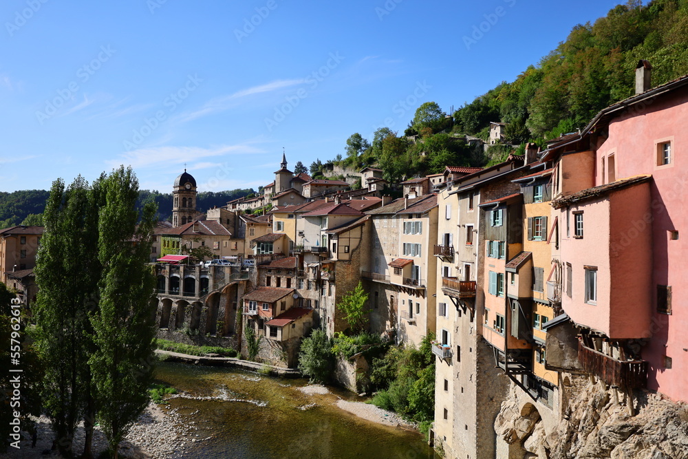 The suspended houses of Pont-en-Royans
