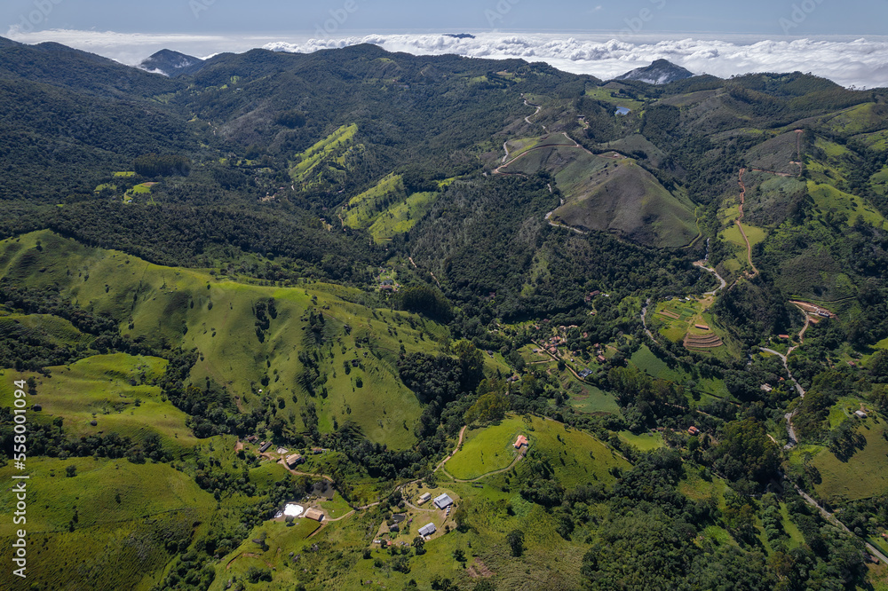 Mountains that form the border between the state of São Paulo and Rio de Janeiro. Mountains, trees and lots of vegetation.