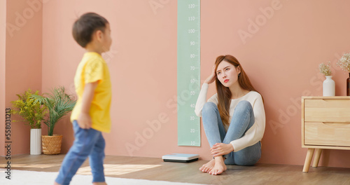 Canvas Print child height under average