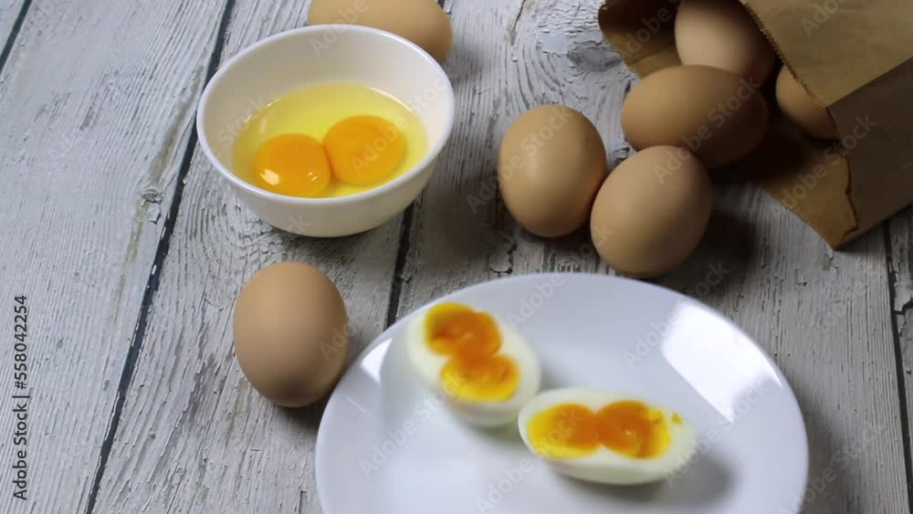 Double yolk eggs, Twin eggs with jumbo size Double yolk eggs, Twin eggs with jumbo size