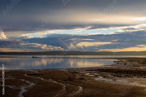 Obraz na plátně sunset over the bay of fundy, New Brunswick, Canada