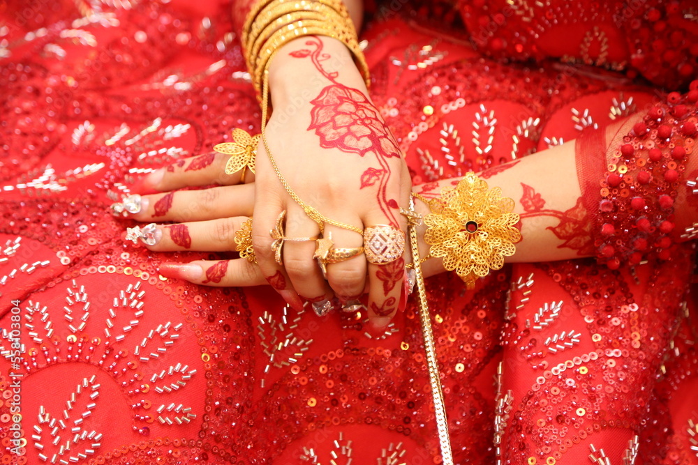 Fototapeta premium jewllry on hands