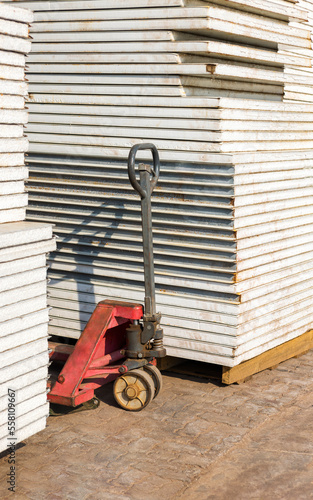 manual forklift