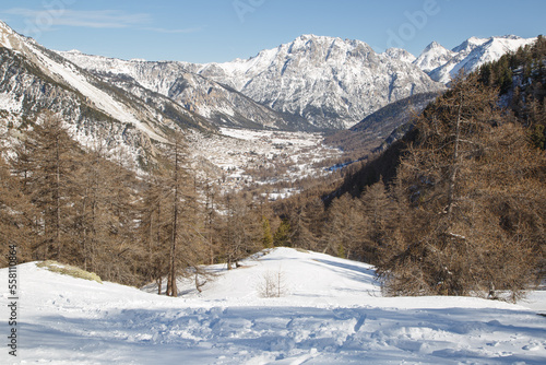 Vallée da la Clarée dans les Hautes-Alpes en France en hiver. © Lina Taravella