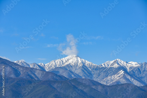 冬の信州の絶景　雪の常念 © FURISHO