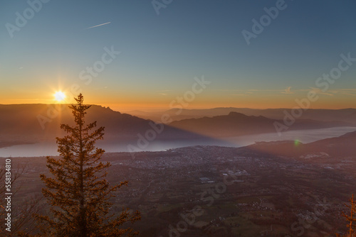 Vue du lac du Bourget depuis belvédère du Revard
