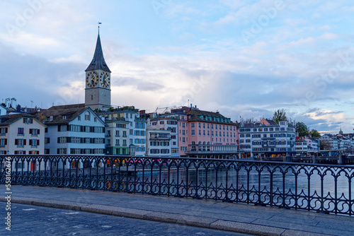 Famous church St. Peter at the old town of Zürich on a cloudy autumn late afternoon. Photo taken November 4th, 2022, Zurich, Switzerland.