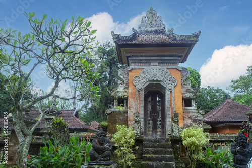 balinese house gate architecture