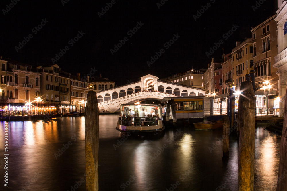 Beautiful view of the Rialto Bridge in Venice, Italy