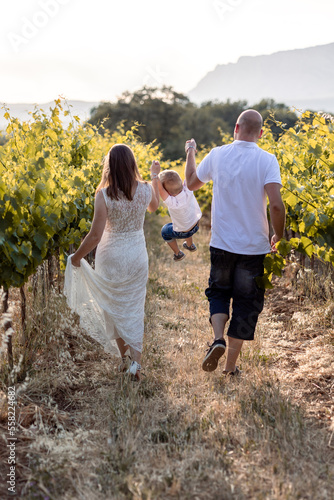 famille heureuse 