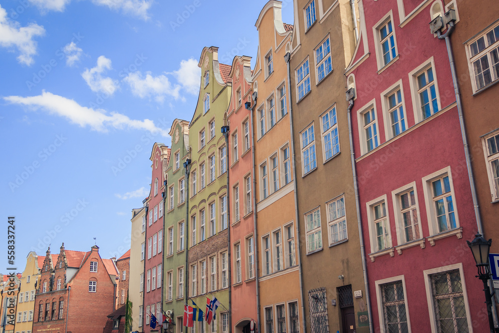 Sightseeing in the beautiful medieval Old Town of Gdansk, with its colorful houses, history and historic buildings.