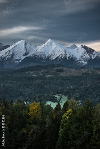 widok na Tatry Bielskie w Łapszance, wschód słońca, zachód słońca