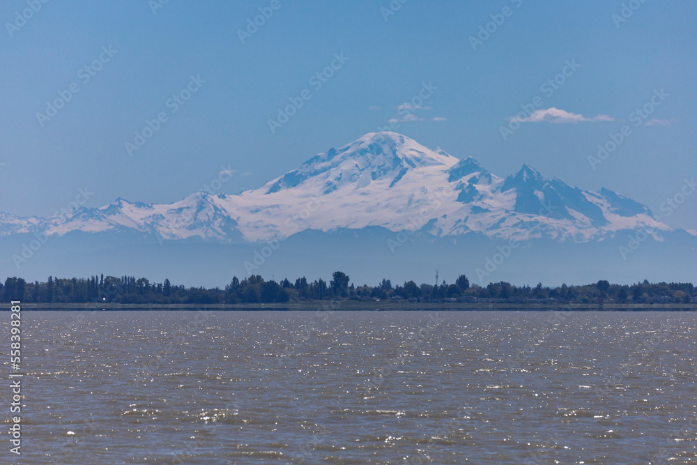 Obraz premium Mt Baker from Vancouver