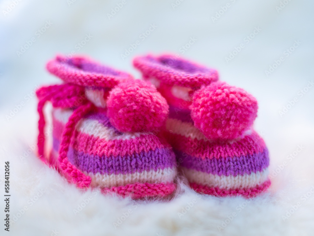 Gestrickte Baby-Schuhe für Mädchen Gestrickte Baby-Schuhe für Mädchen