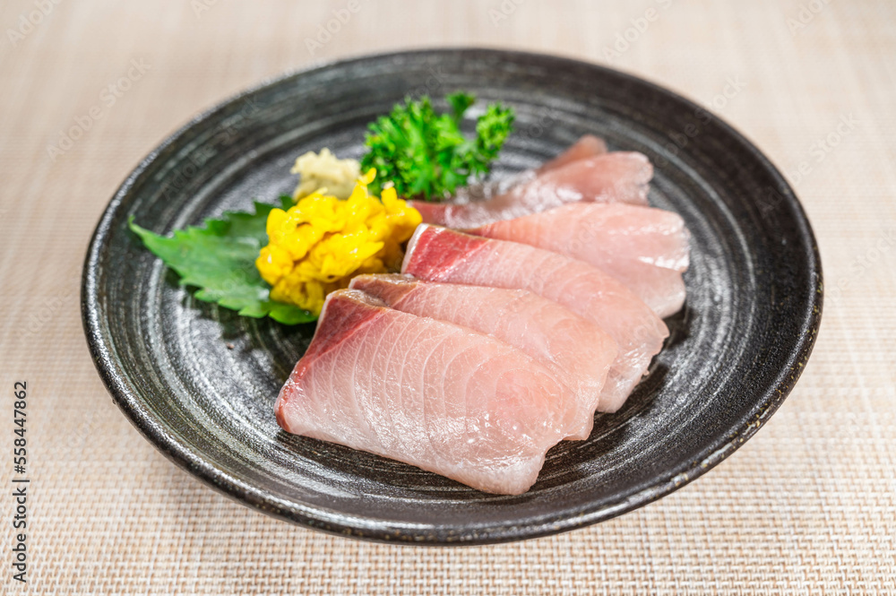 天然ブリのさしみ 天然ブリのさしみ
