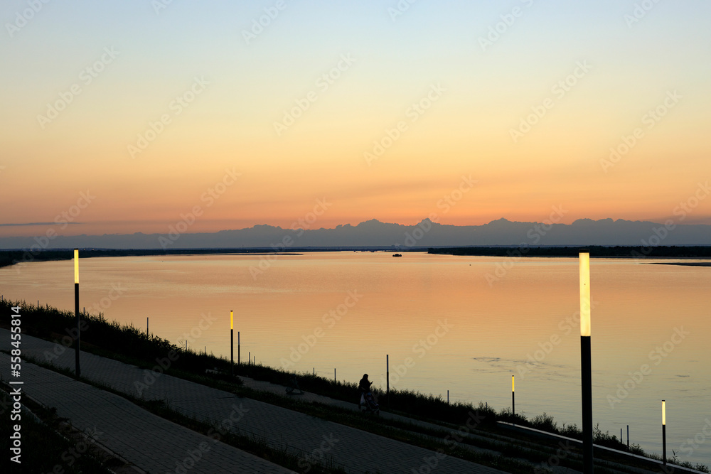 beautiful sunset embankment bright yar volgograd russia
