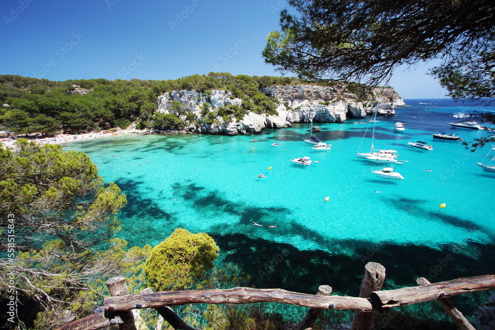 Ταπετσαρία Main view of Macarelleta beach, one of the most beautiful spots in Menorca, Balearic Islands, Spain