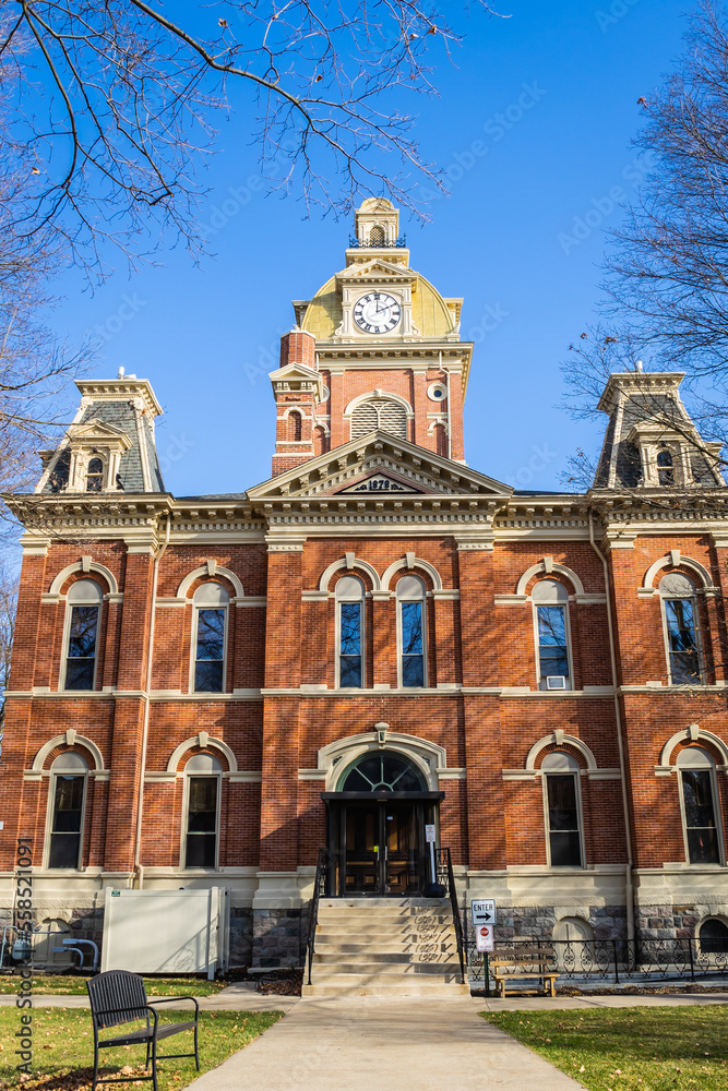 Obraz premium The historic 1879 courthouse of LaGrange, Indiana