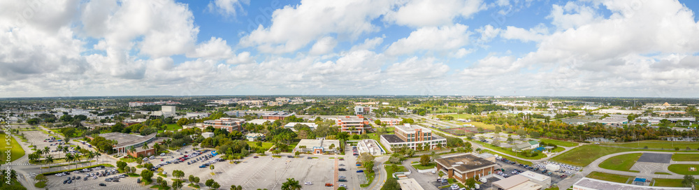 Fototapeta premium Aerial photo Florida Atlantic University Davie Campus Broward College panorama