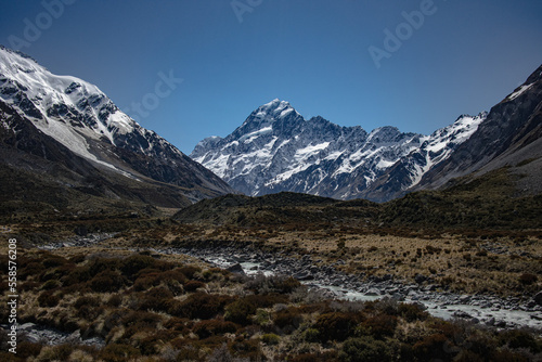The Hooker Valley walk, in Mount Cook National Park, New Zealand © Richie