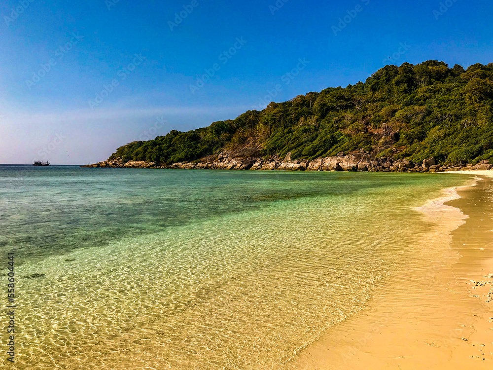 Fototapeta premium Travel to the beautiful mergui archipelago in Myanmar (Burma). Asia tropical beach