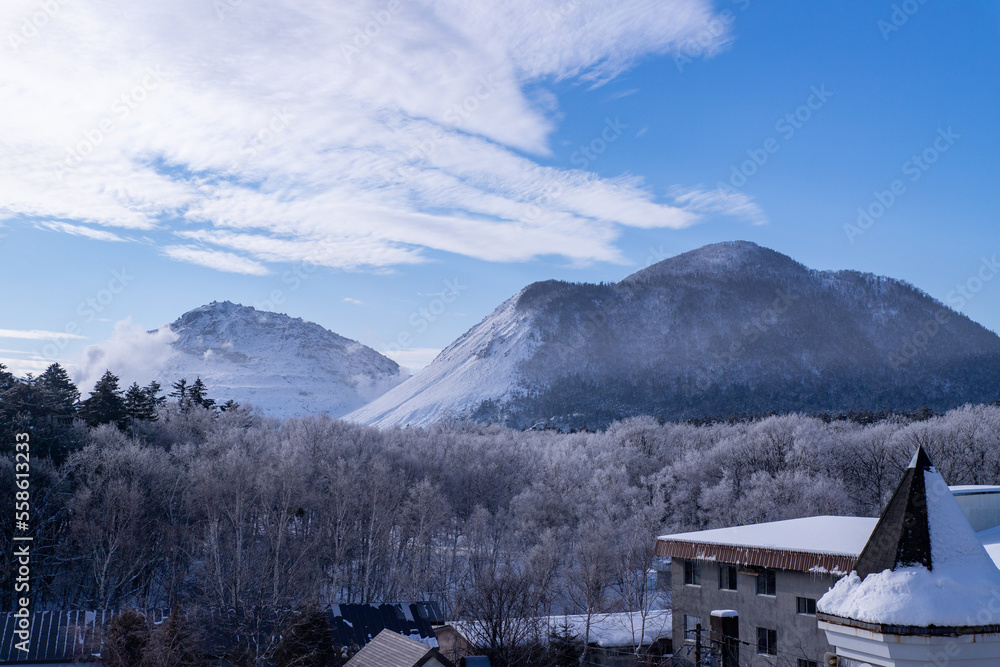 北海道　冬の硫黄山の風景