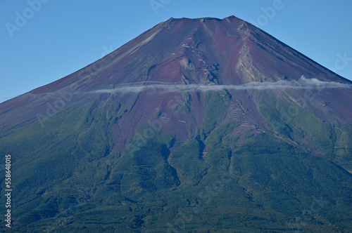 道志山塊の高座山より望む夏の富士山  © Green Cap 55