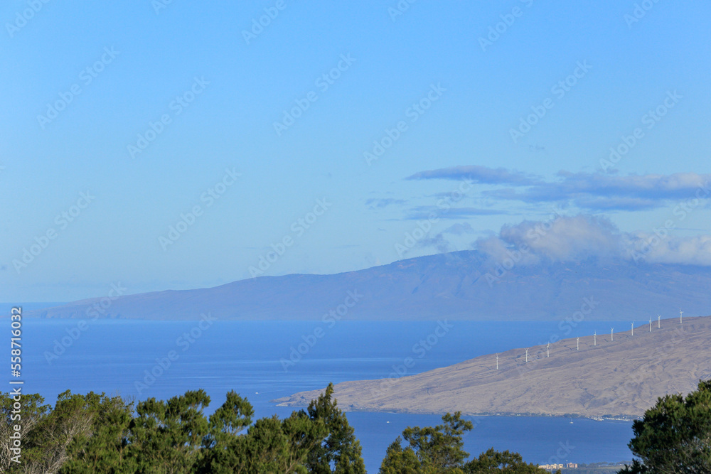 Obraz premium A view of Lanai from Maui, Hawaii