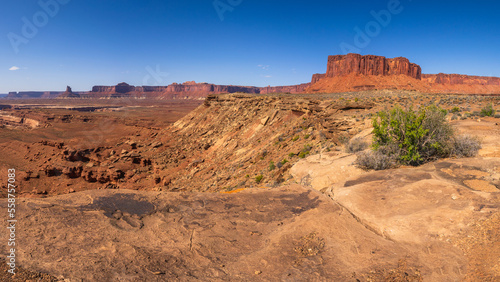 hiking the murphy trail loop in the island in the sky in canyonlands national park, usa