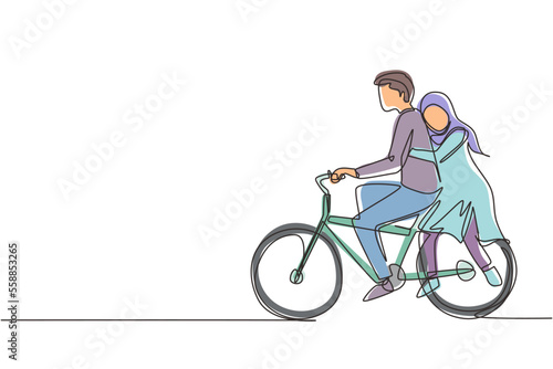 Continuous one line drawing romantic Arabian couple riding bicycle together. Happy romantic family concept. Intimacy celebrates wedding anniversary. Single line draw design vector graphic illustration