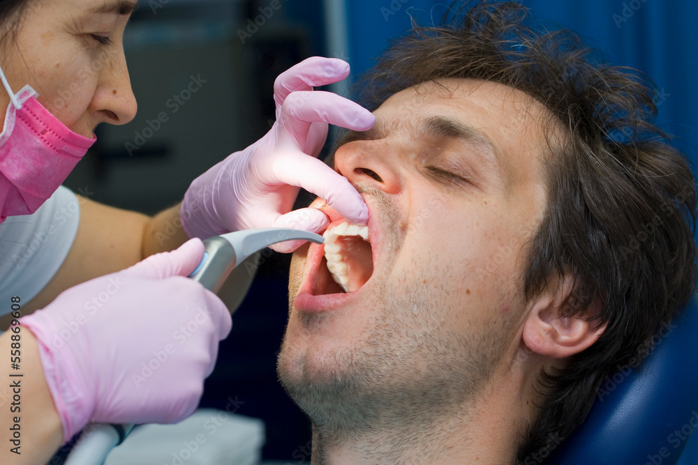 dentist; grind; bleach; mouth; tongue; medicine; anterior tooth; treat; caries; strut; dentist